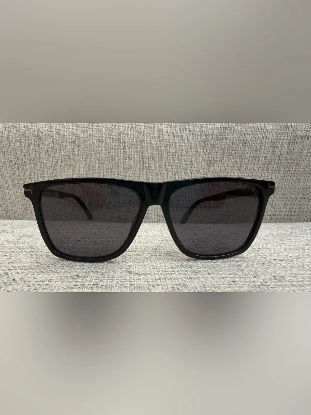 NEW Tom Ford FT0832-N Black Sunglasses with Dark Gray Lenses